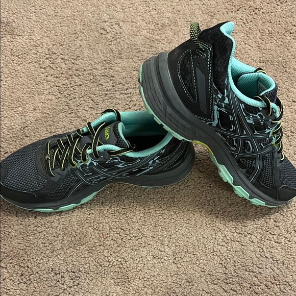 ASICS Women's Black and Green Running Shoes - Picture 2 of 7